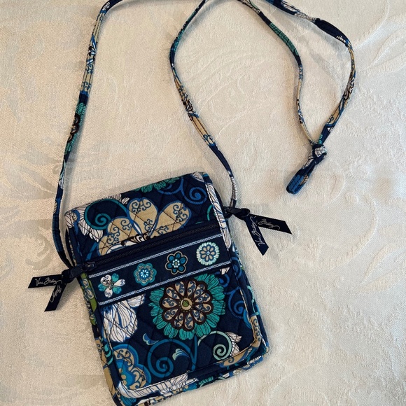VERA Bradley Mini Hipster Crossbody Quilted Bag Blue Mod Floral Print - Picture 1 of 3